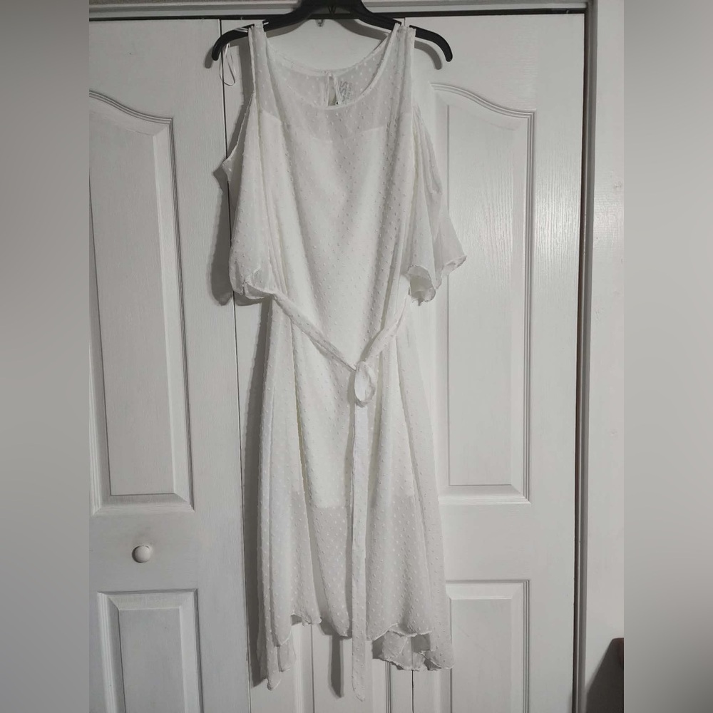 Signature by Robbie Bee White Maxi Dress with Cold Shoulder Sleeves